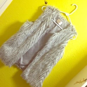 Faux Fur Vest 🦊